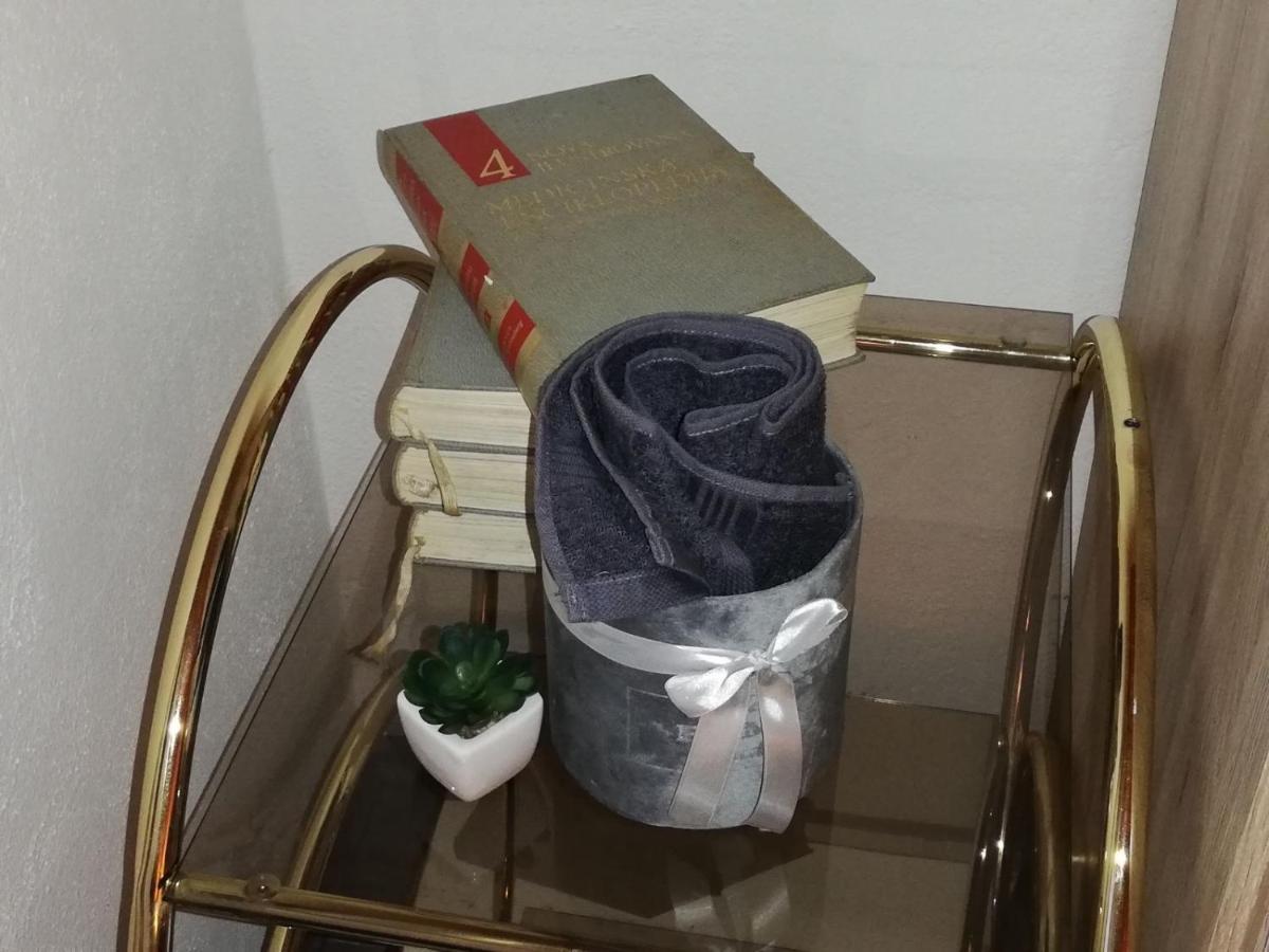 Holiday Home Tin Ogulin Bagian luar foto