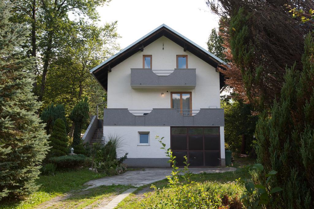 Holiday Home Tin Ogulin Bagian luar foto